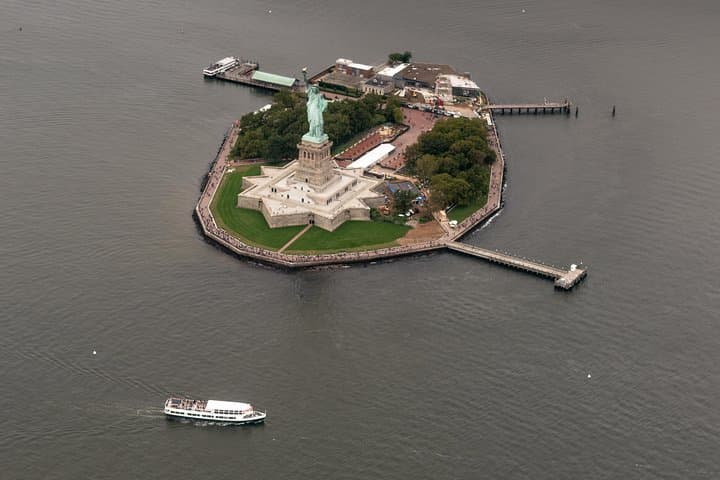 Explore NYC's Icons with TourPass: A Comprehensive Sightseeing Experience photo 2