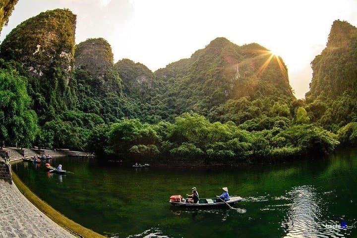 Ninh Binh Day Tour: Hoa Lu, Mua Cave, Tam Coc & Trang An Boat Trips