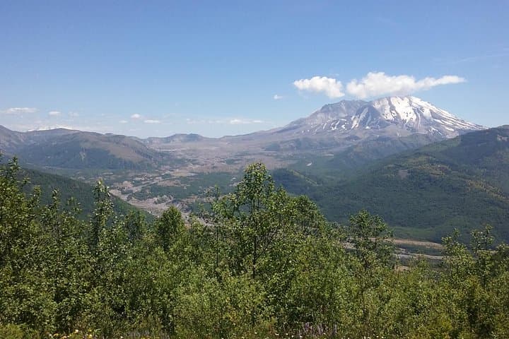 Private Mount St. Helens Day Trip to Johnston Ridge — Luxury Volcano Tour from Seattle photo 2