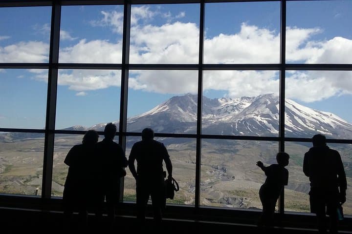 Private Mount St. Helens Day Trip to Johnston Ridge — Luxury Volcano Tour from Seattle photo 4
