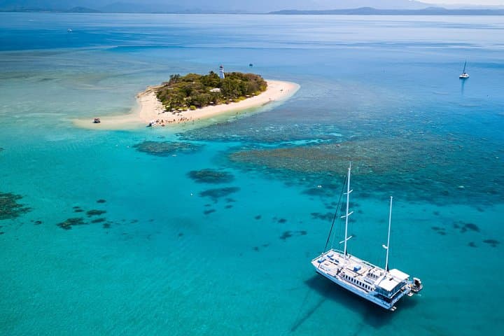 Sail to Low Isles: Wavedancer Great Barrier Reef Snorkel Cruise from Port Douglas