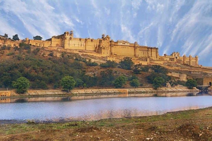 Jaipur to Ranthambore to Udaipur: 4-Day Guided Rajasthan Tour with Safari and Hotels