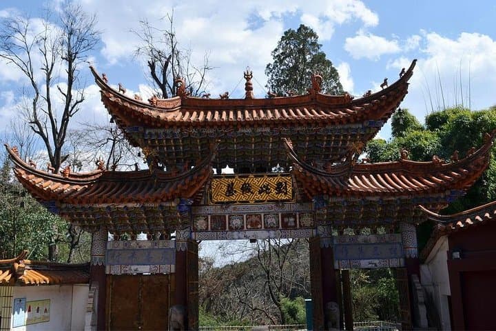 Western Hills Hike — 1-Day Kunming Short Hiking Tour photo 4