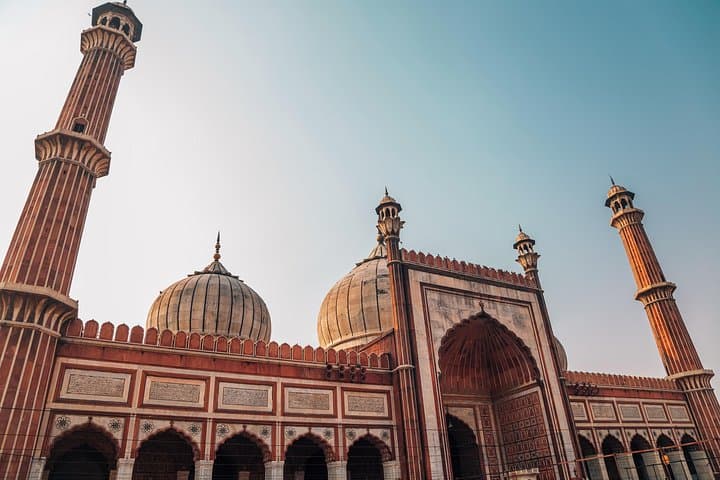 Old Delhi Layover Tour: 4-Hour Guided Food & Heritage Walk
