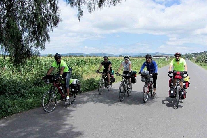 Two-Day Cycling and Adventure: Wine, Cheese and Rappel in Querétaro photo 2