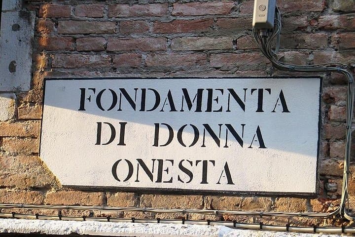 Venice Courtesans Walking Tour: History, Fashion & Red‑Light Stories photo 6