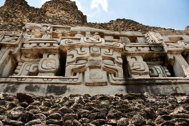 Climb Xunantunich: Private Mayan Ruins Tour with Local Lunch from Belize City photo 2