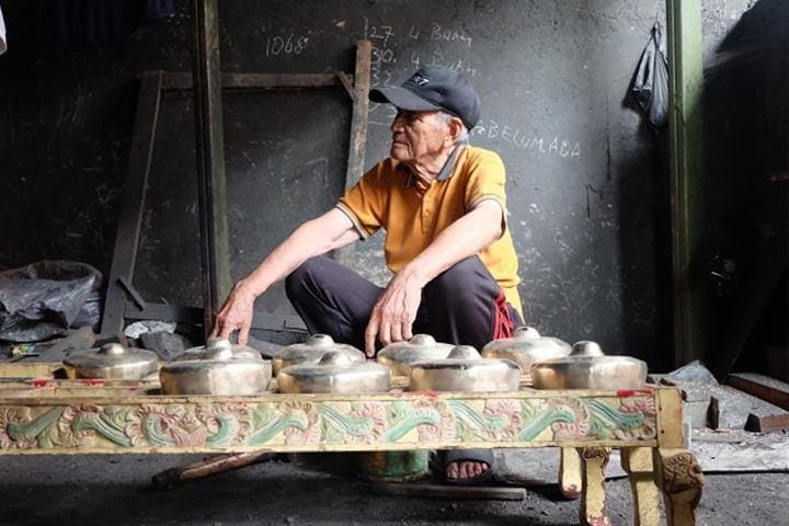 Full-Day Bogor Botanical Gardens and Batik Workshop from Jakarta photo 6
