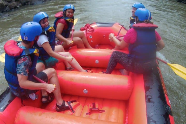 Rafting the Río Fonce: Family-Friendly Class II–III Rapids Near San Gil photo 3