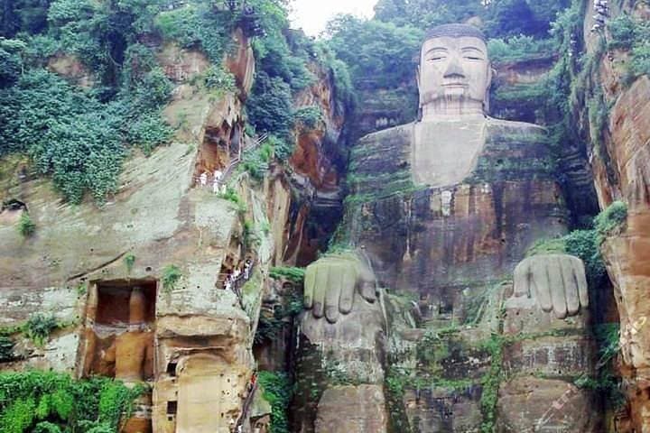 Leshan Giant Buddha and Jinli Ancient Street Day Tour — Chengdu Day Trip Guide photo 3