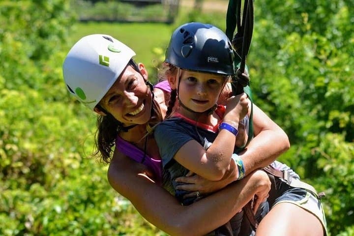 Roatán Extreme Adventure: Zipline, Sloths, Snorkel & Island Treats photo 2