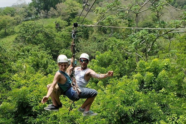 Roatán Extreme Adventure: Zipline, Sloths, Snorkel & Island Treats photo 1