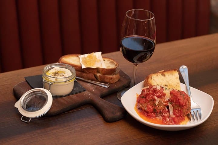 Little Italy Wine Tasting Walking Tour — San Diego Wine & Food Walk photo 4