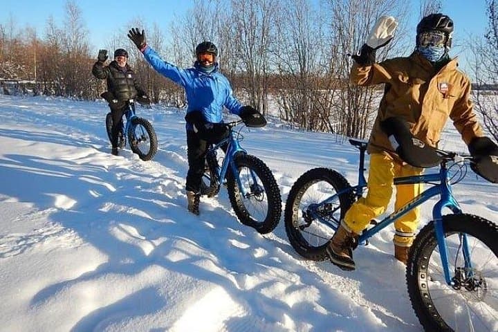 Yellowknife Winter Fat Bike Tour Along Great Slave Lake photo 4