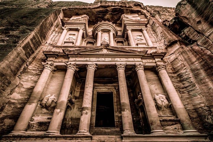 2-Day Private Tour: Petra, Wadi Rum & Dead Sea from Amman