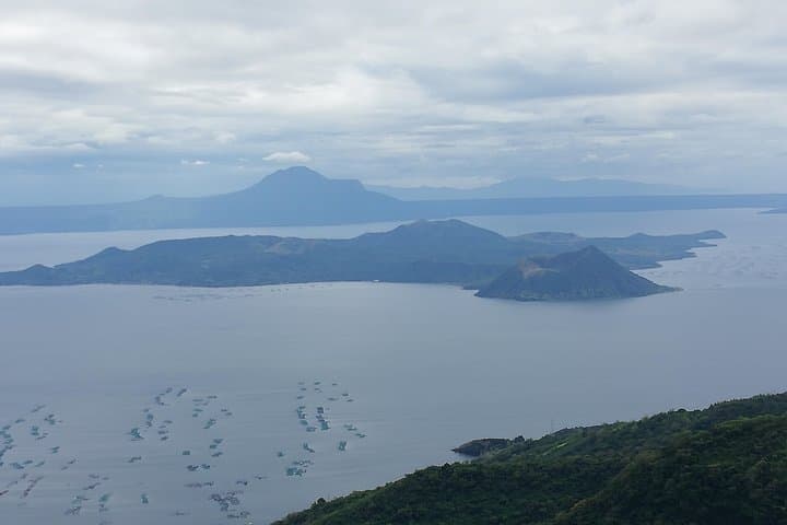 Taal Volcano and Pagsanjan Falls 2-in-1 Day Tour from Manila: Volcano Views and River Rapids photo 3