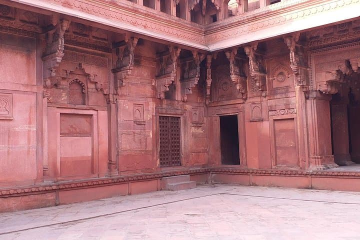 Same-Day Taj Mahal Flight Tour from Hyderabad — Private Agra Visit with Lunch photo 6