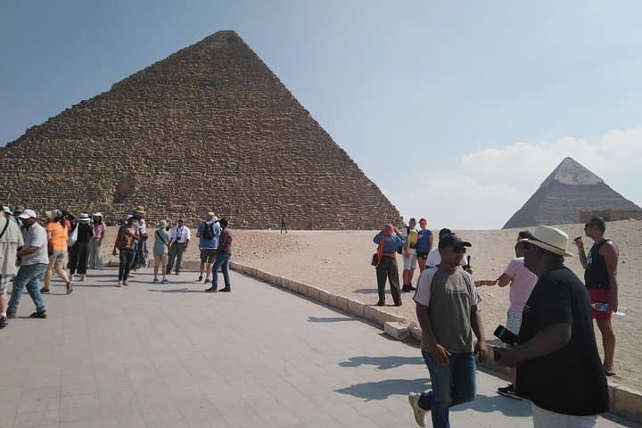 Hurghada to Cairo Private Day Trip: Pyramids, Egyptian Museum & Felucca