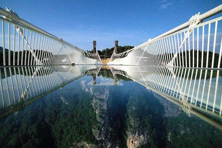 One-Day Zhangjiajie Tour to Avatar Mountain & World's Longest Glass Bridge