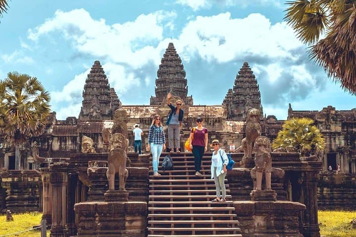 Angkor Wat Full-Day Temple Tour — Angkor Thom, Ta Prohm & Phnom Bakheng Sunset photo 3