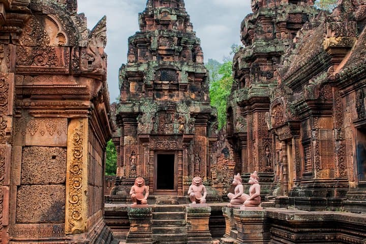Banteay Srei Day Tour from Siem Reap — Banteay Srei, East Mebon, Neak Pean & Preah Khan photo 6