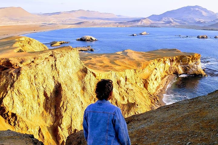 Paracas Golden Shadows Trek: Sunset Cliff Hike in Paracas National Reserve