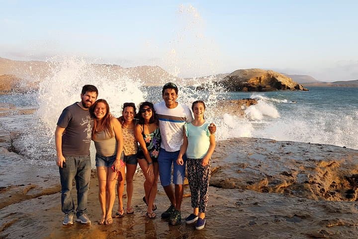 Paracas Golden Shadows Trek: Sunset Cliff Hike in Paracas National Reserve photo 2