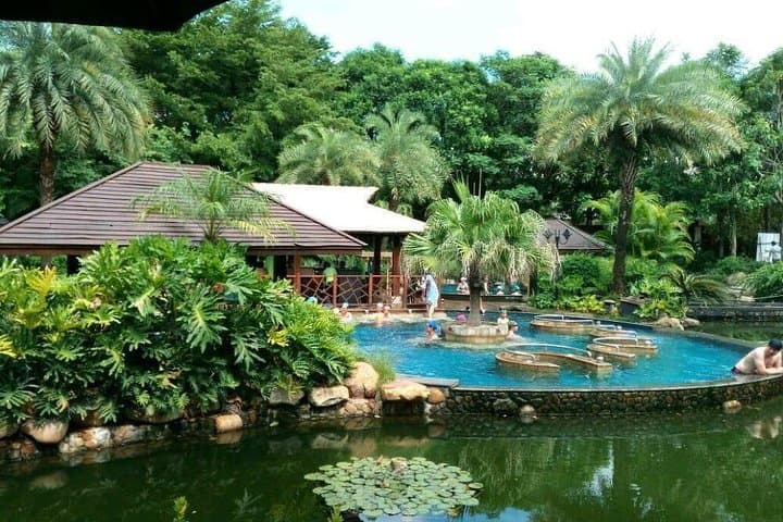 Two-Day Xiamen Highlights: Gulangyu Island, Nanputuo Temple & Riyuegu Hot Springs photo 2