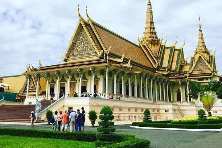 Cambodia 7-Day Private Tour: Angkor Temples, Tonle Sap & Sihanoukville Coastline photo 6