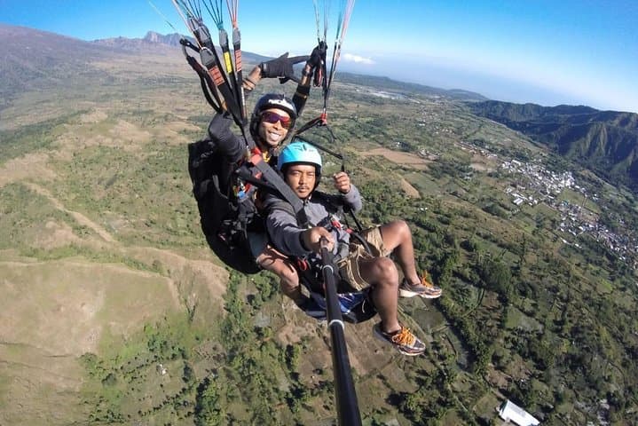 Tandem Paragliding Over Sembalun Valley - 15-Minute Flight Above Mount Rinjani photo 3