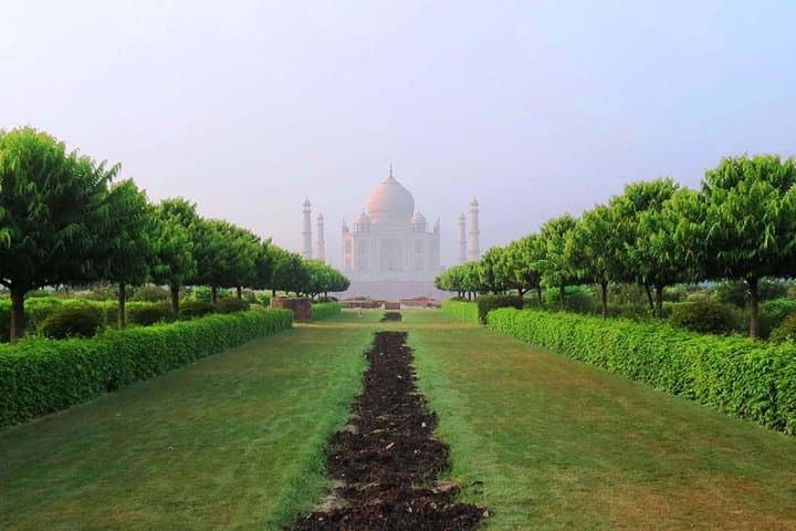 Same-Day Taj Mahal Tour from Delhi by Car: One-Day Agra Sightseeing photo 3