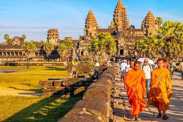 2-Day Angkor Wat Small & Big Circuit — Private Tour with Sunrise at Angkor Wat