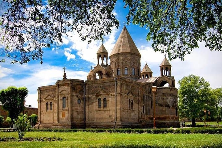 Private Guided Tour to Etchmiadzin, Zvartnots & Khor Virap from Yerevan