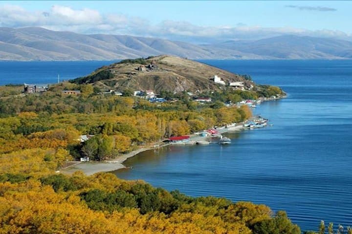Private Day Tour from Yerevan: Tsaghkadzor, Lake Sevan, Goshavank & Haghartsin photo 2