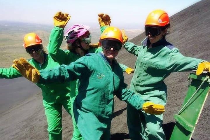 Cerro Negro Volcano Boarding: High-Speed Sand Descent from León, Nicaragua