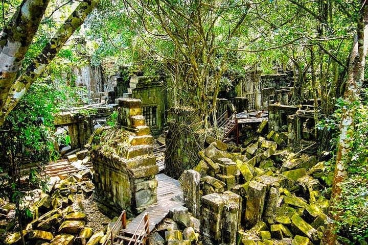 Koh Ker and Beng Mealea Day Tour from Siem Reap: Lost Jungle Temples photo 2
