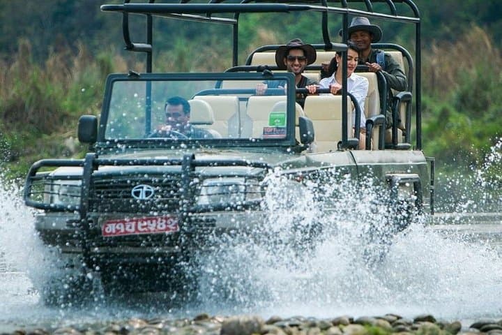 8-Day Nepal Highlights Tour: Kathmandu, Pokhara & Chitwan Adventure