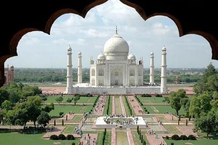 Taj Mahal Day Trip from Delhi by Gatimaan Express: Fast Train to Agra photo 2