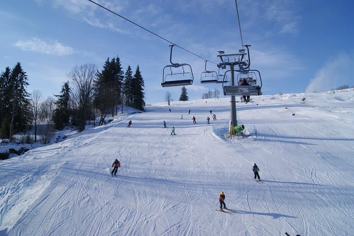 Kasina Wielka 3-Hour Advanced Skiing from Krakow: Short Drive, Long Runs photo 2