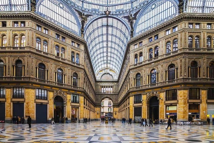 Naples Panoramic Tour: Monumental Old Town, Vesuvius & Bay Views
