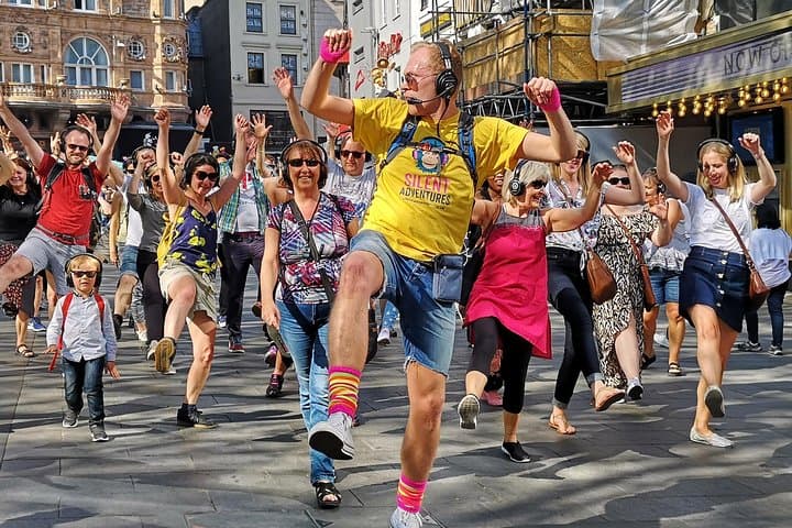 Silent Disco Walking Tour in Newcastle — Headset Dance Adventure photo 4