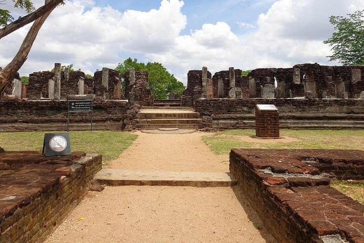 Sigiriya Rock Fortress and Polonnaruwa Day Tour From Colombo — Lion Rock & Ancient Polonnaruwa in One Day photo 4