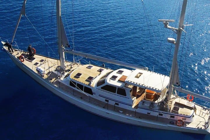 Costa Brava Full-Day Sailing Charter Aboard the Restless Spirit photo 2