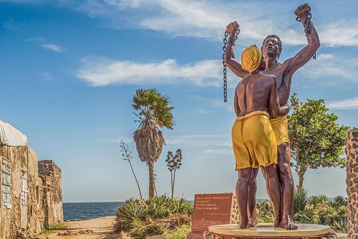 Dakar 360: Half-Day Private City Tour of Markets, Monuments and Coast photo 5