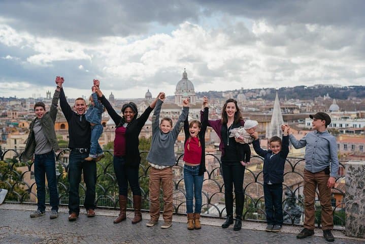 Rome Family Treasure Hunt: Interactive City Quest with Gelato & Welcome Box