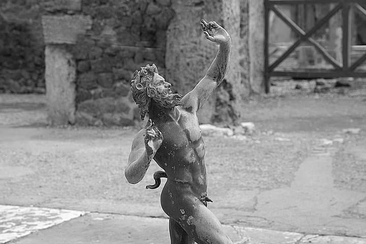 Pompeii Guided Tour from Amalfi Coast: Small-Group Ruins & Vesuvius Views photo 4