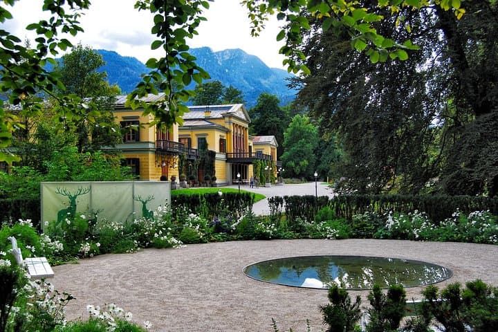 Hallstatt & Bad Ischl Private Full-Day Tour from Salzburg — Lakes, Salt History & Fuschl Castle photo 3