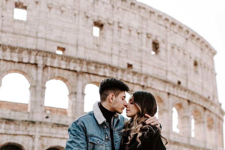Rome Couple Treasure Hunt: Delivered Aperitivo Kit & City Puzzle Walk