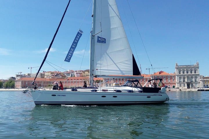 Sail Lisbon’s Tagus: Private 2-Hour Yacht Cruise with Appetizers