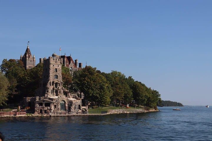 Toronto to Niagara Falls: 2-Day City & Falls Highlights Tour photo 2